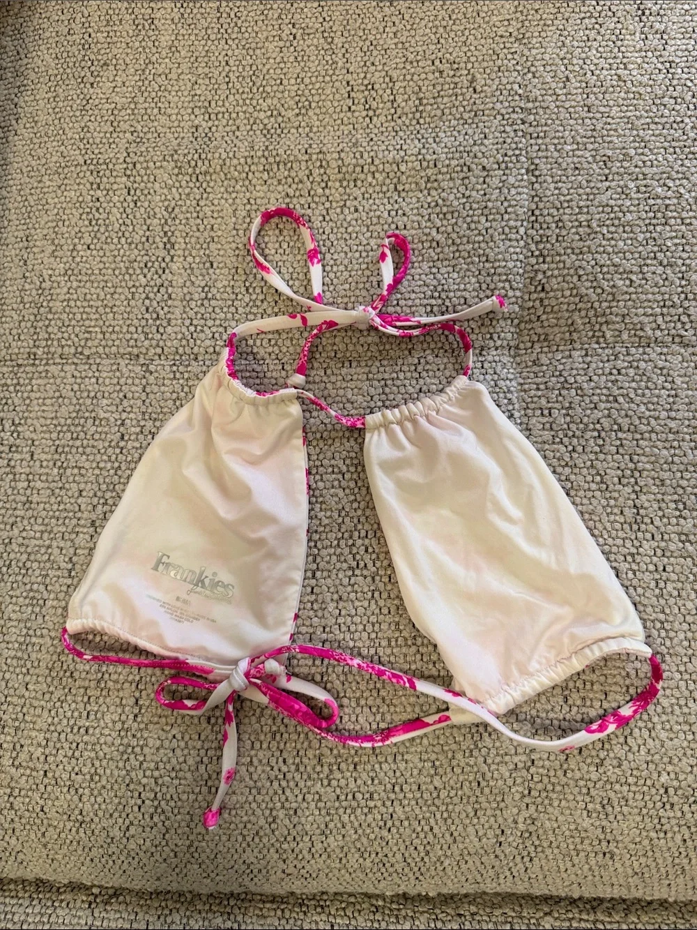 Frankie’s Bikinis White and Pink Floral Bikini Top Never Worn Women’s Size Small